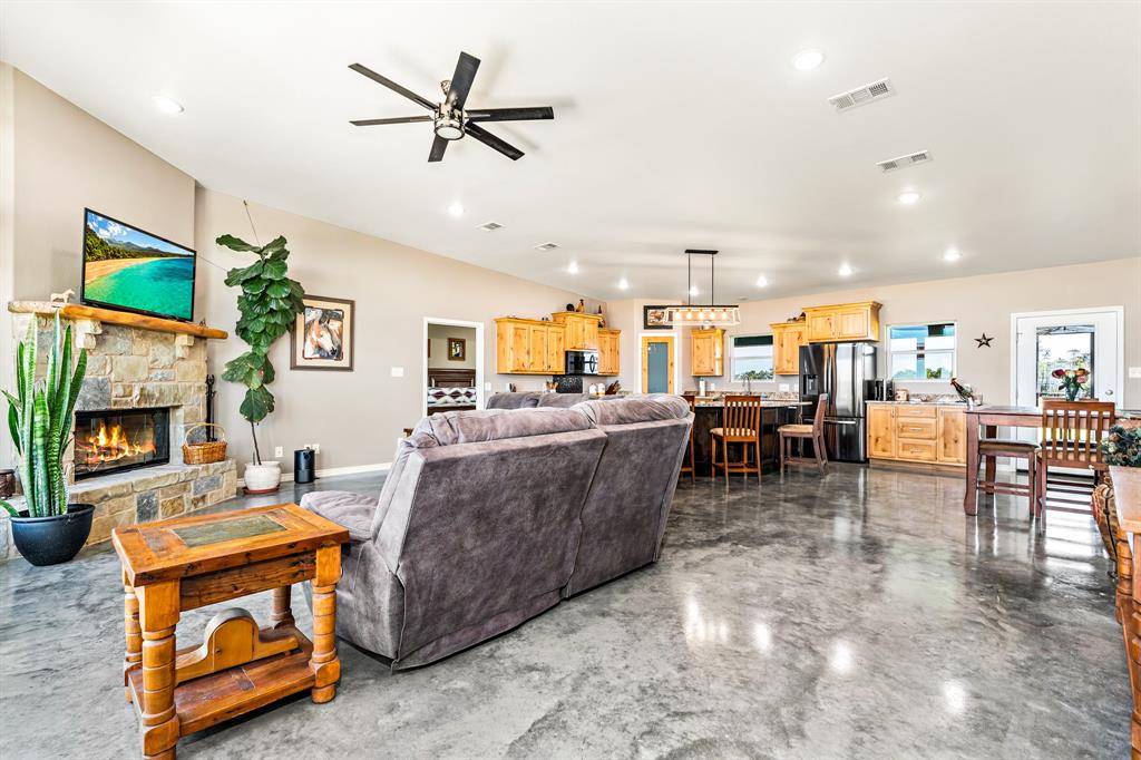 Purmela, TX 76566,750 County Road 100