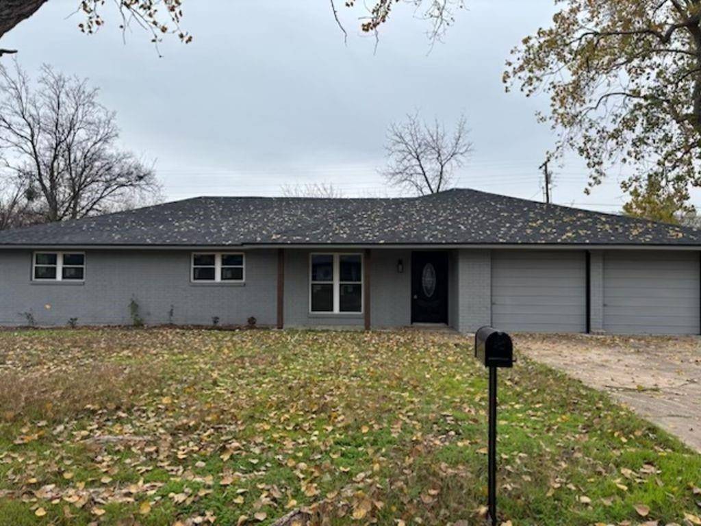 Robinson, TX 76706,916 W Elizabeth Drive