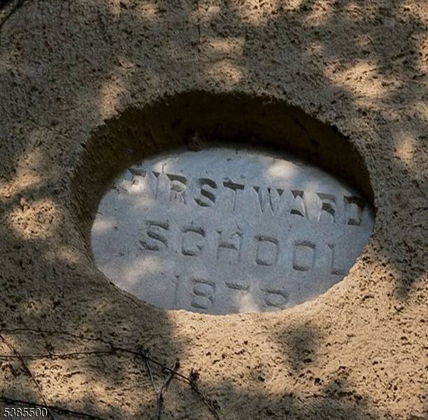 Lambertville City, NJ 08530,80 S Main St