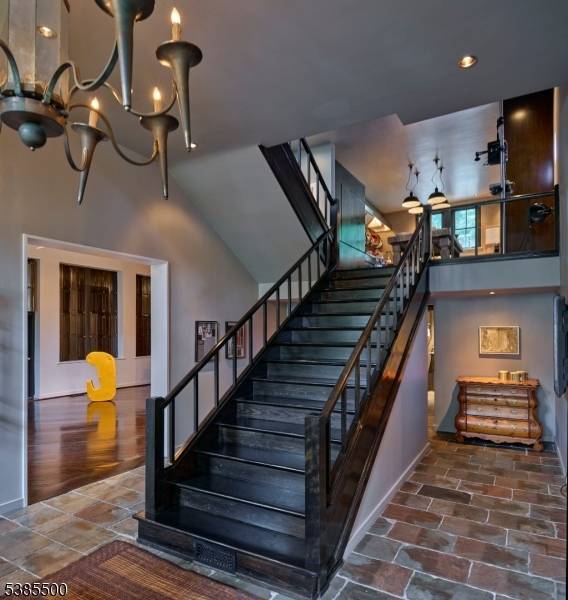 Lambertville City, NJ 08530,80 S Main St