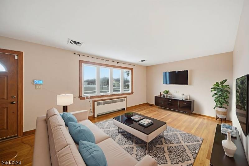 Clark Twp., NJ 07066,52 Broadway