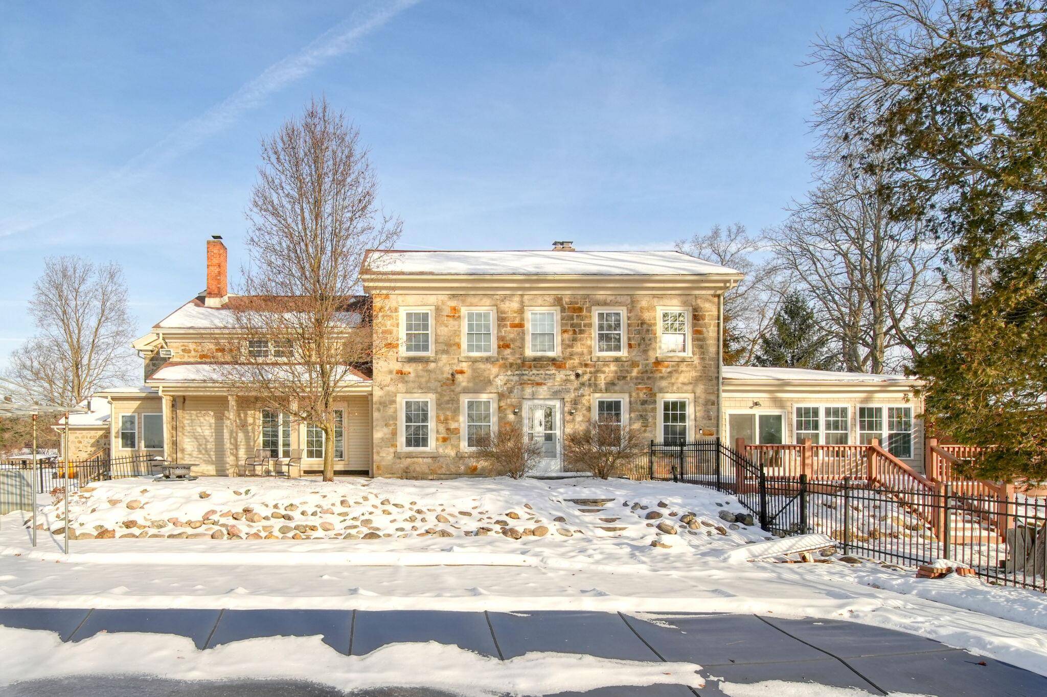 Jackson, MI 49201,208 Glasgow RD