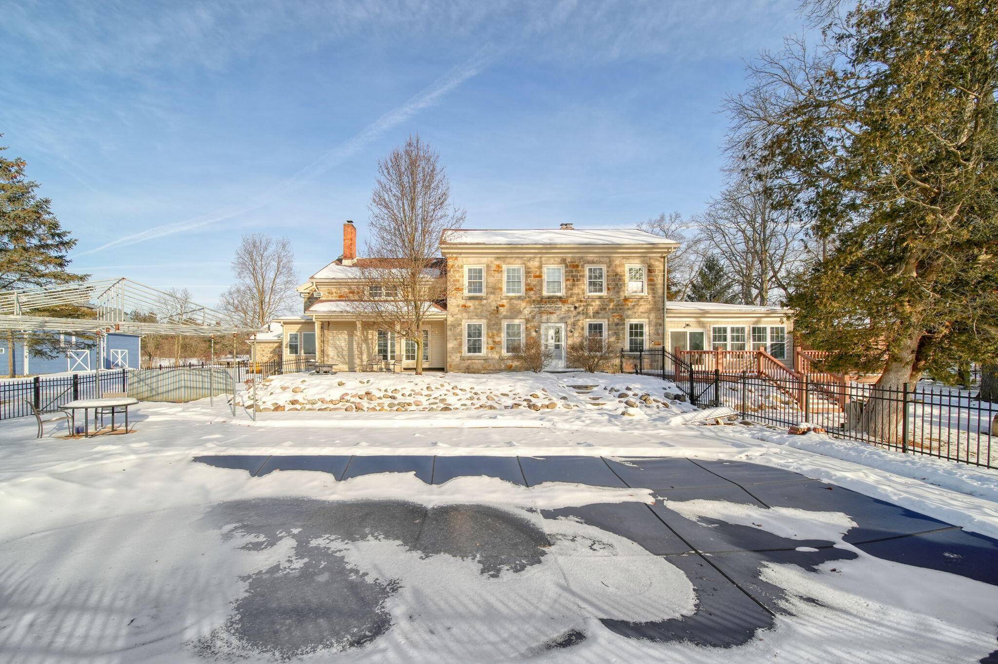 Jackson, MI 49201,208 Glasgow RD