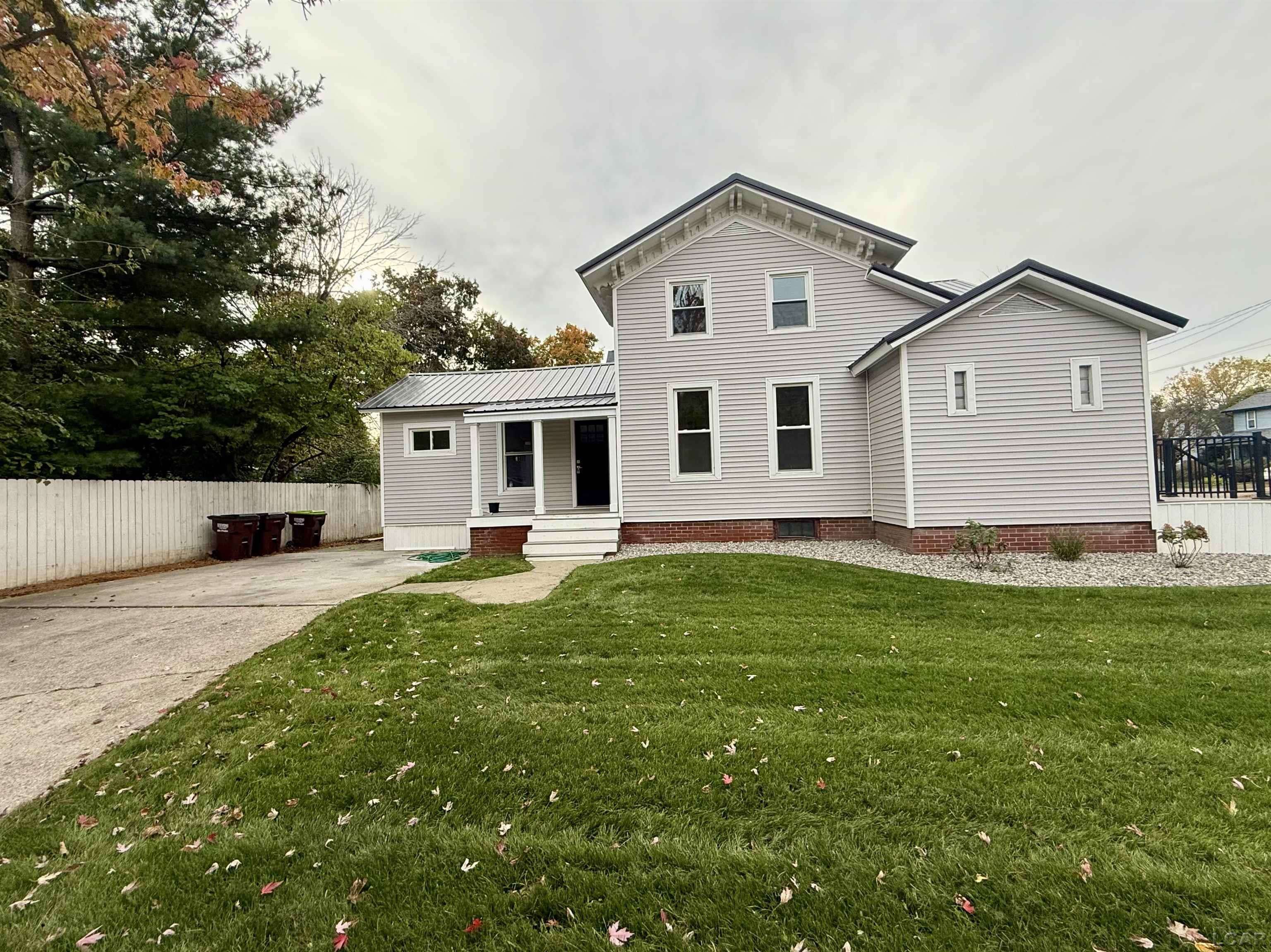 Adrian, MI 49221,705 College AVE