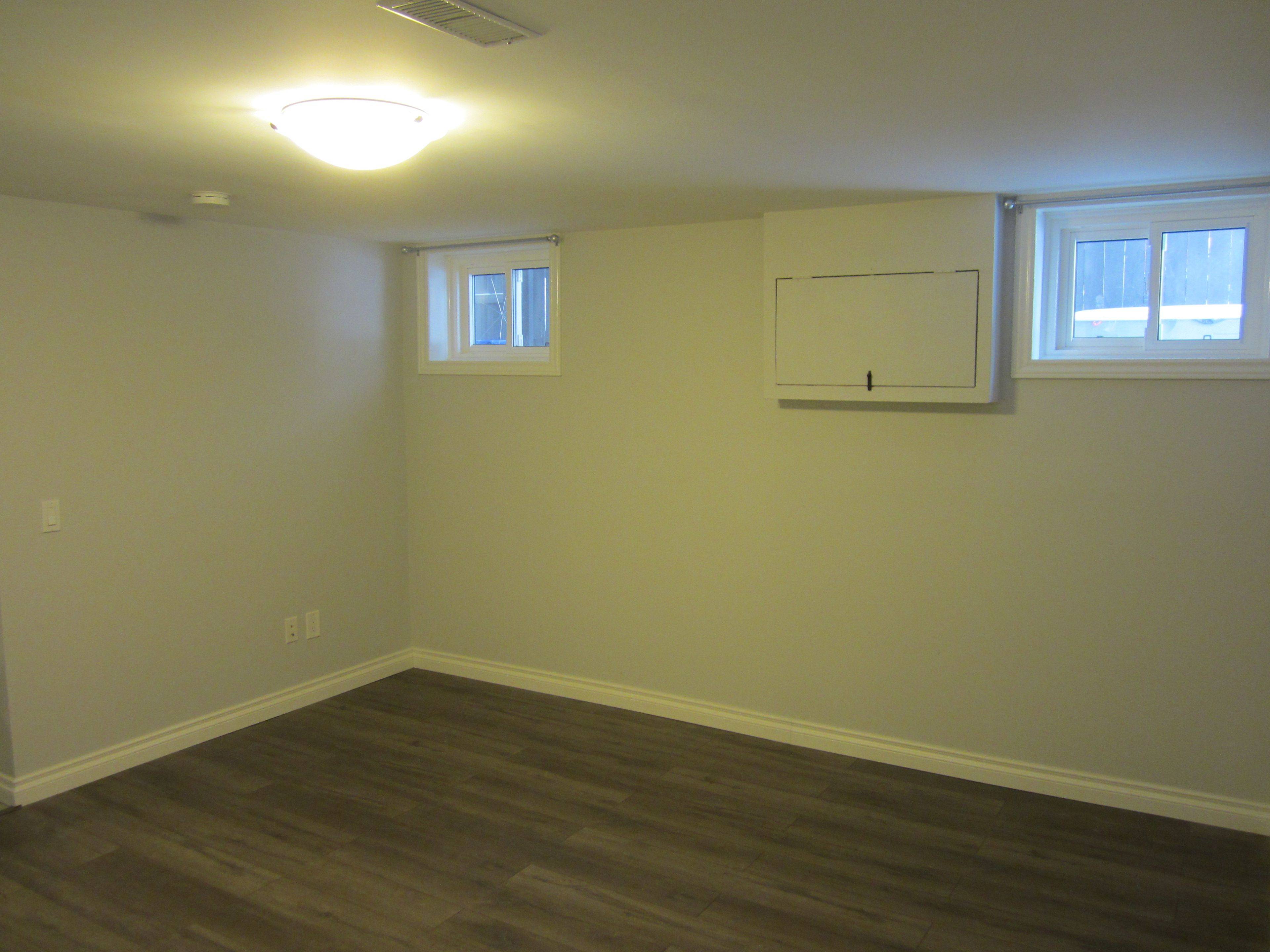 Oshawa, ON L1H 1V3,1159 Ridgecrest AVE #Lower