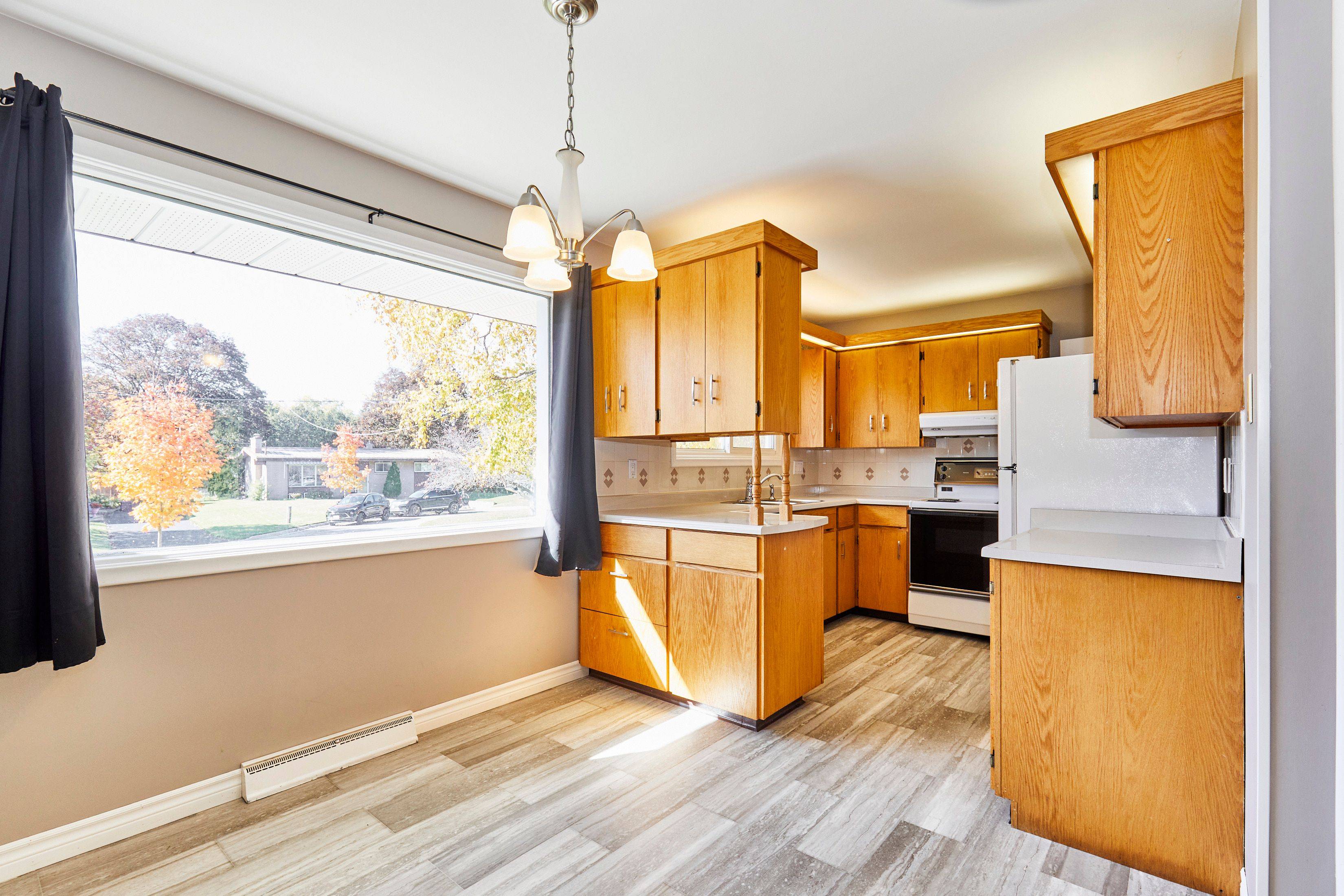 Oshawa, ON L1G 6M6,155 Laurel CT #Main