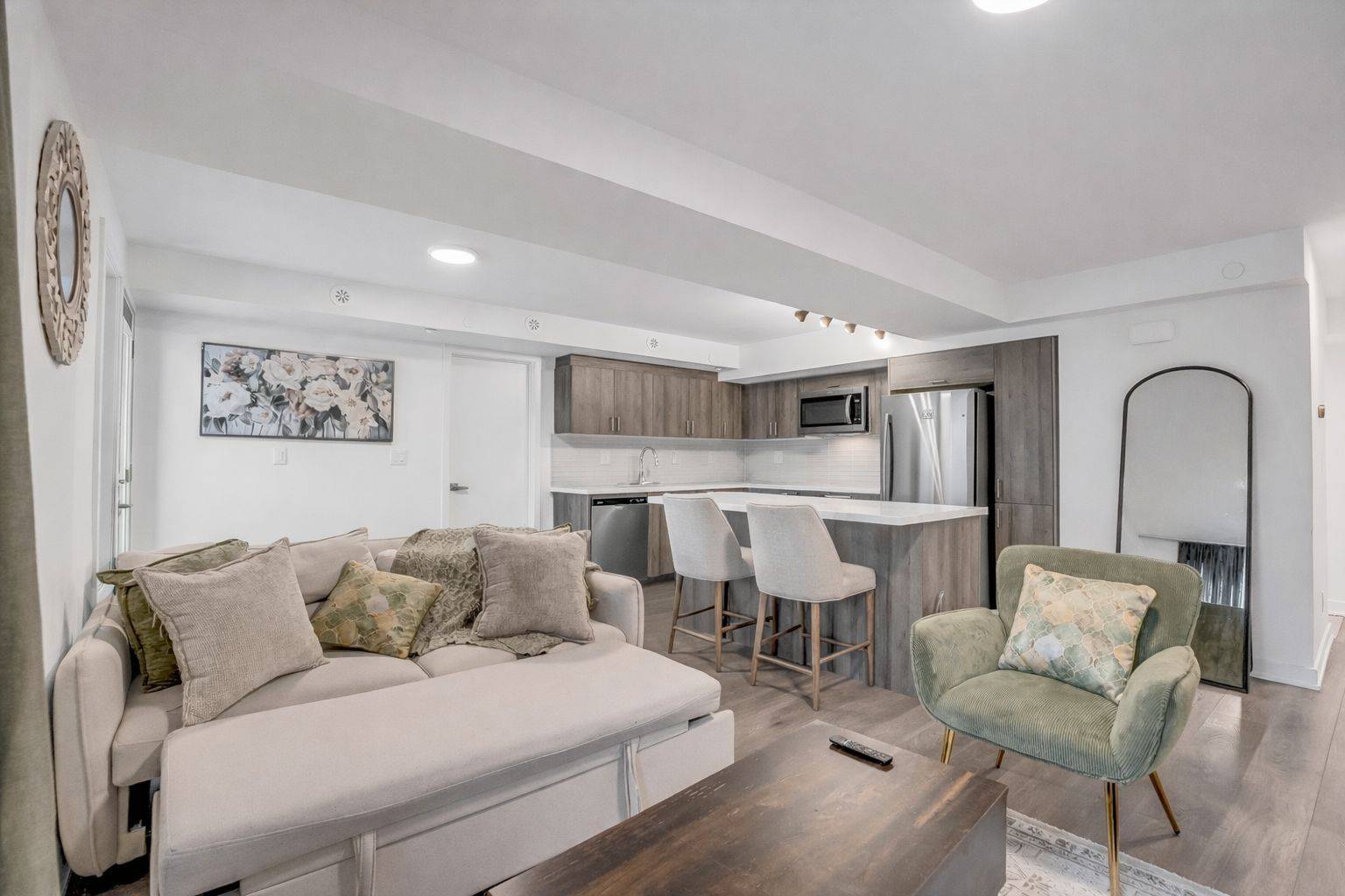 Toronto E03, ON M4B 2V5,1499 O'Connor DR #1