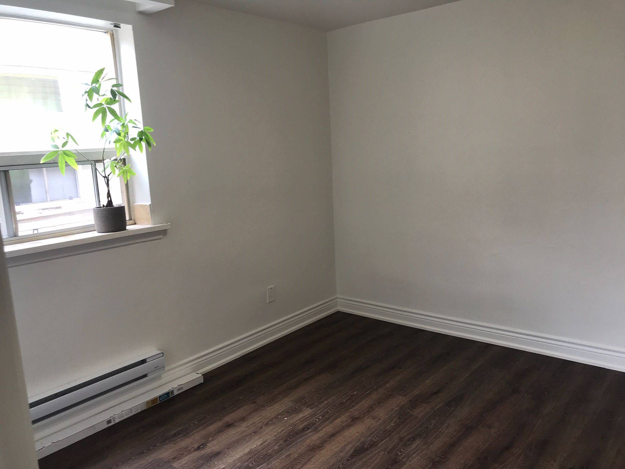 Toronto E04, ON M1R 2Z2,1981 Lawrence AVE E #2