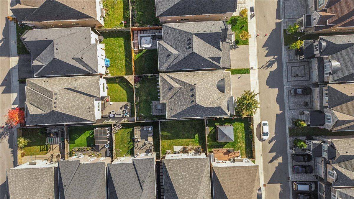 Ajax, ON L1T 3S2,9 Coates Of Arms LN N