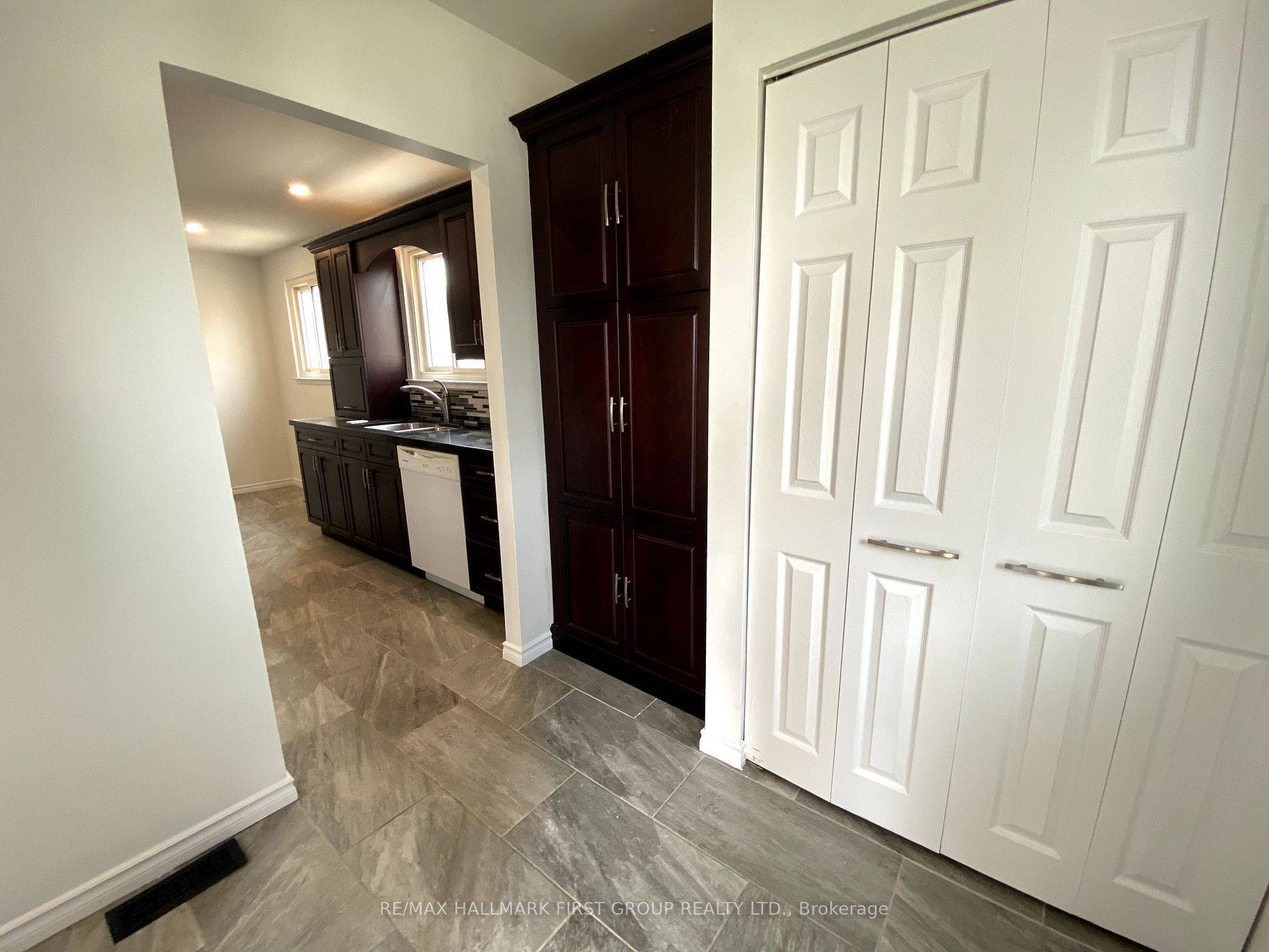 Pickering, ON L1W 2G6,973 Mink ST