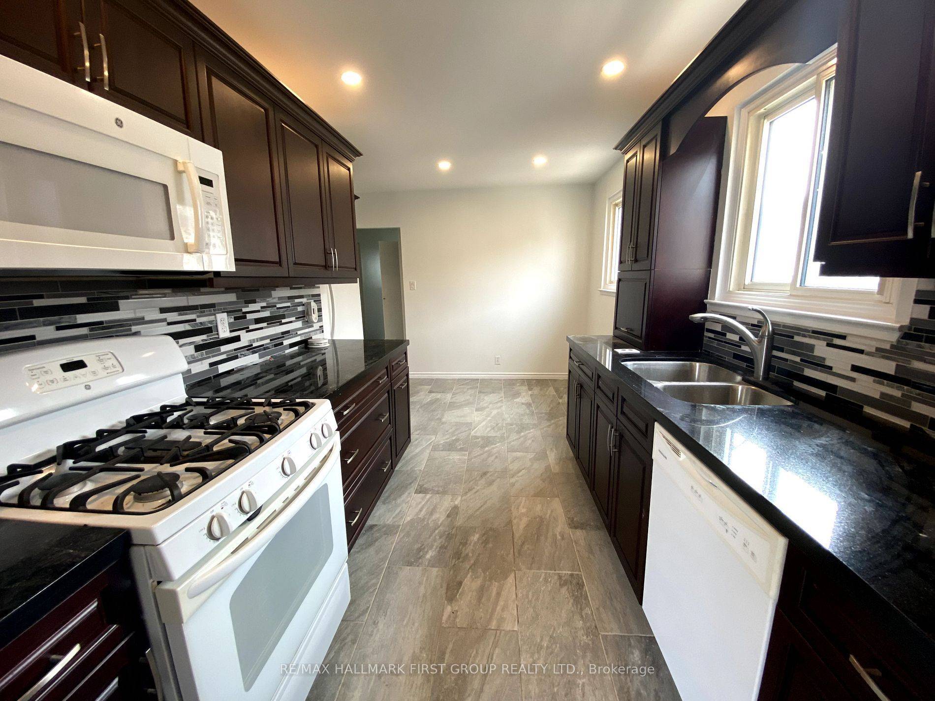 Pickering, ON L1W 2G6,973 Mink ST