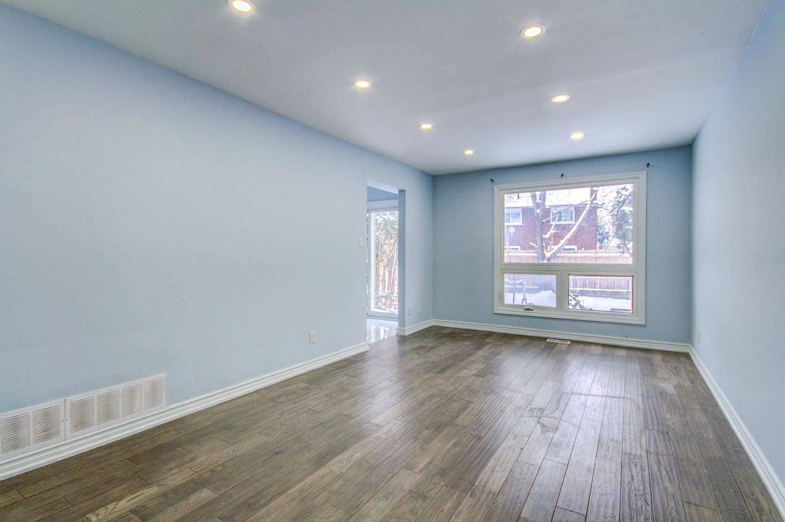 Toronto E11, ON M1B 2X1,50 Verne CRES E #10