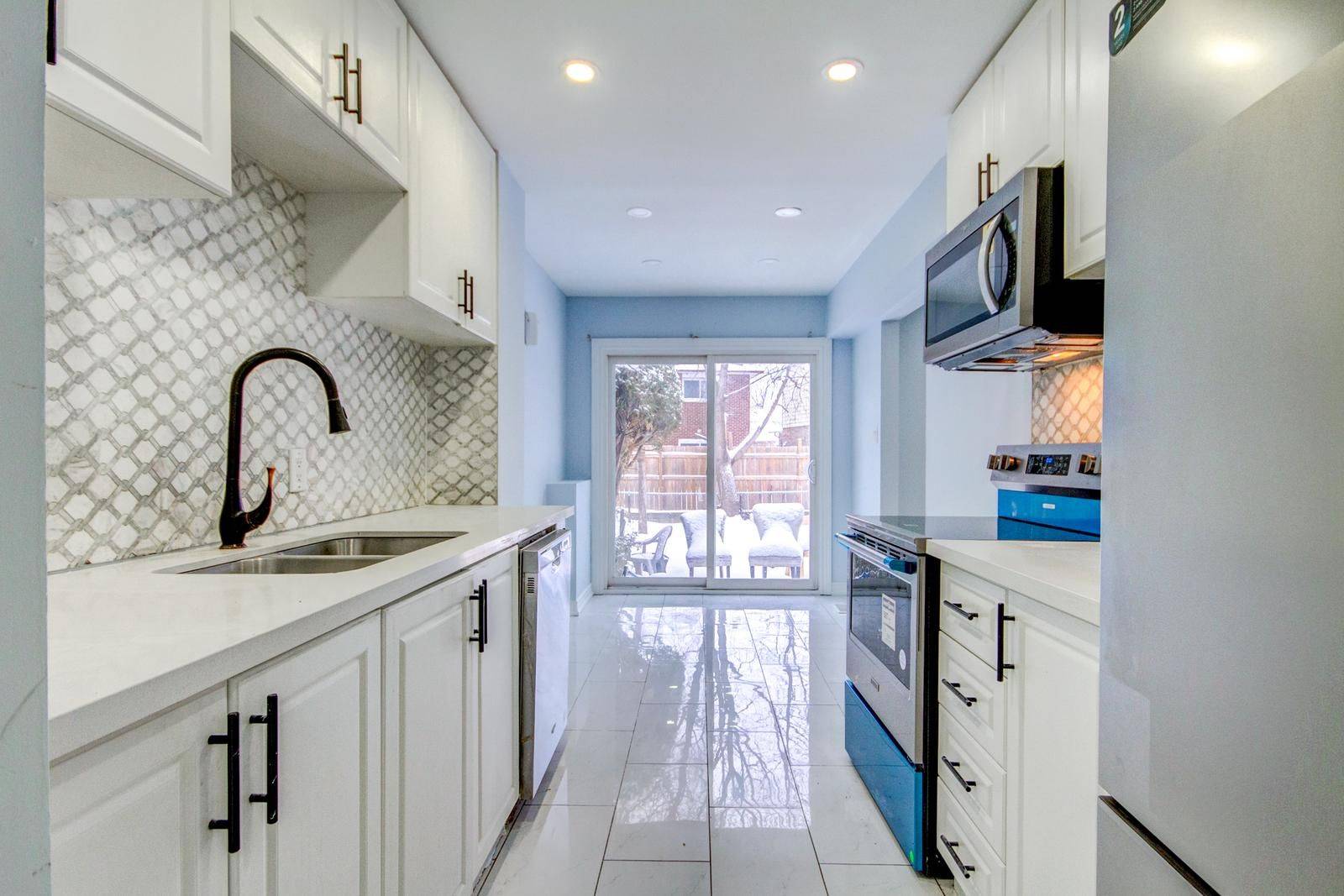 Toronto E11, ON M1B 2X1,50 Verne CRES E #10