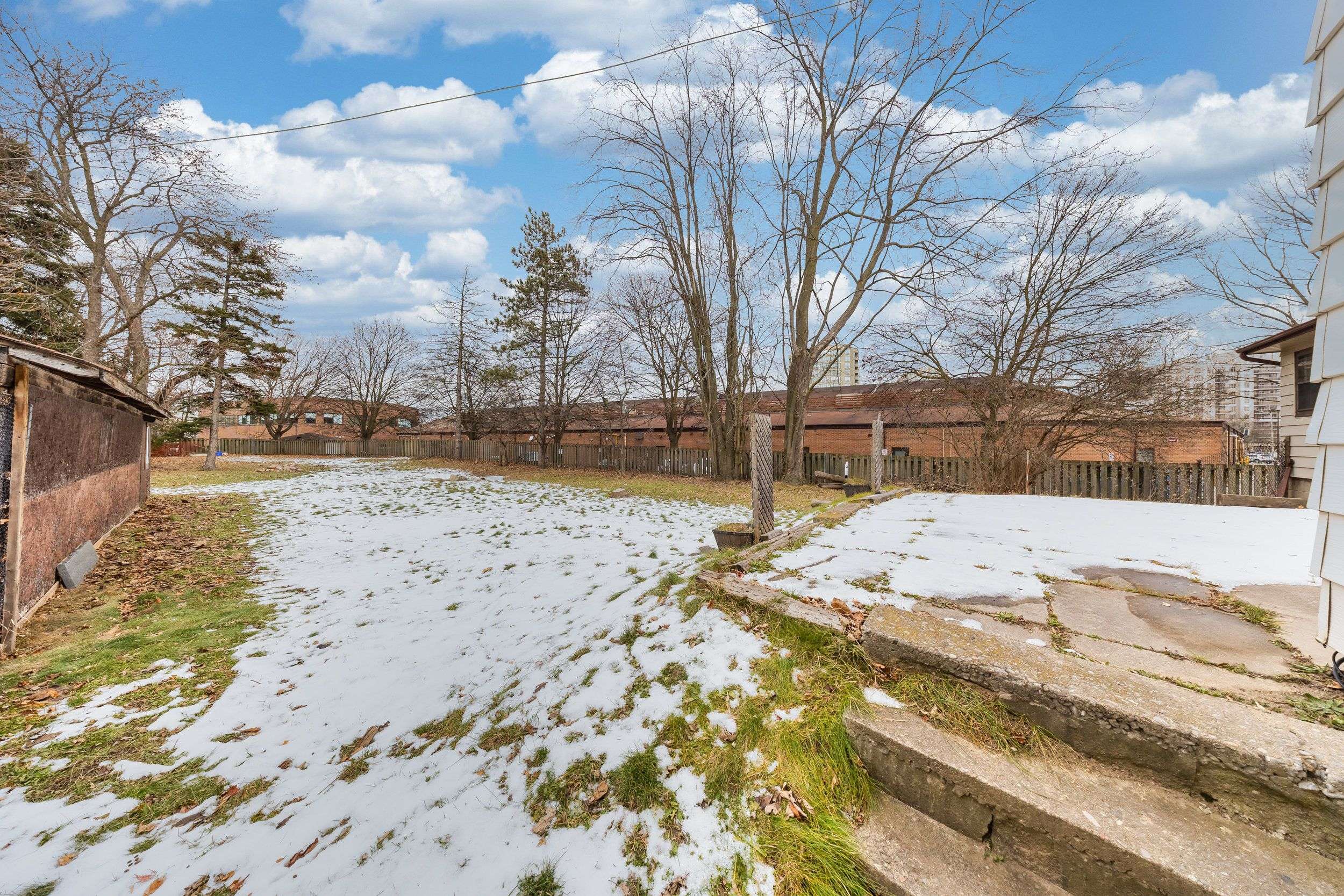 Pickering, ON L1V 1W9,1911 Glenview RD