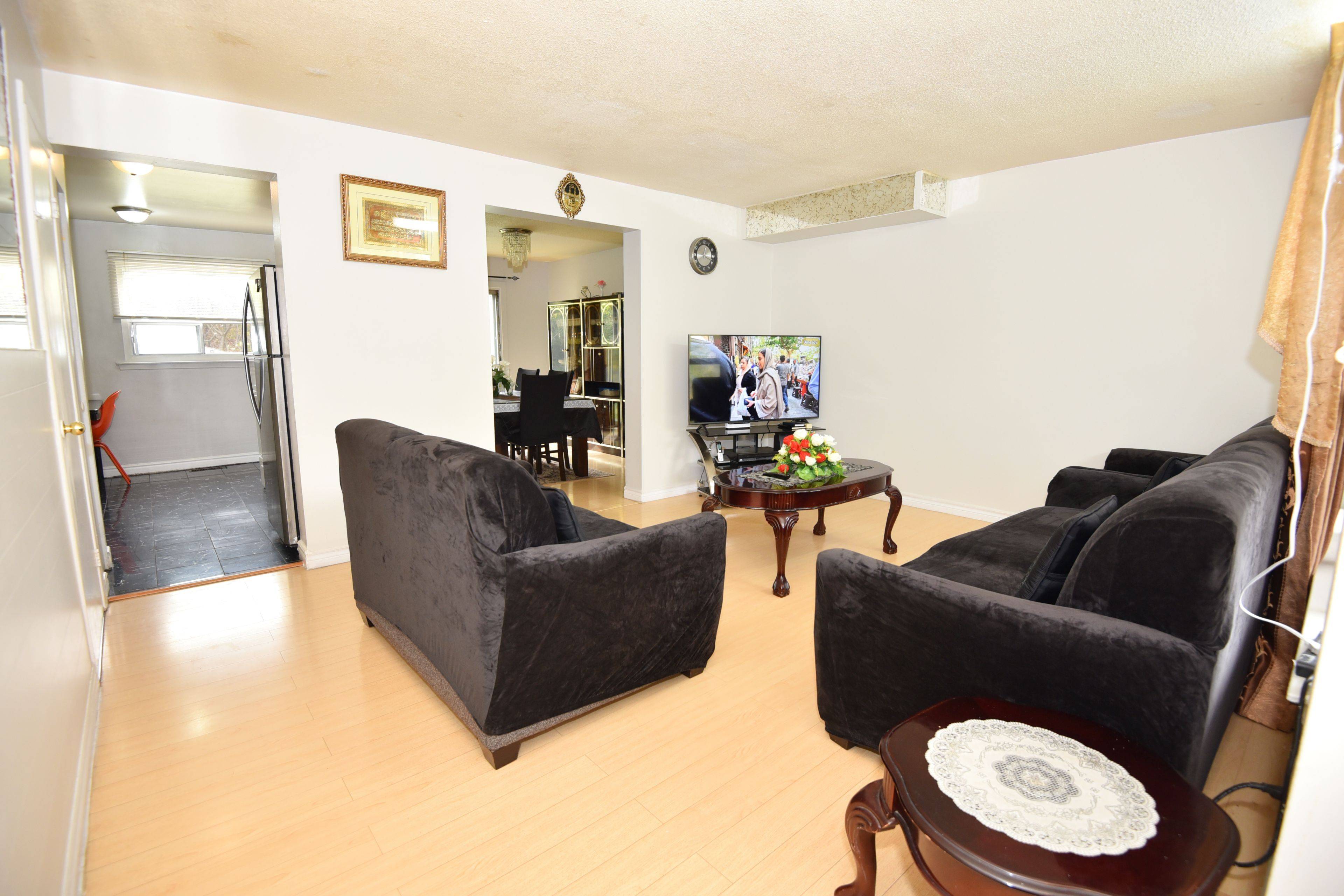 Toronto E11, ON M1B 1W4,35 Horseley Hill DR