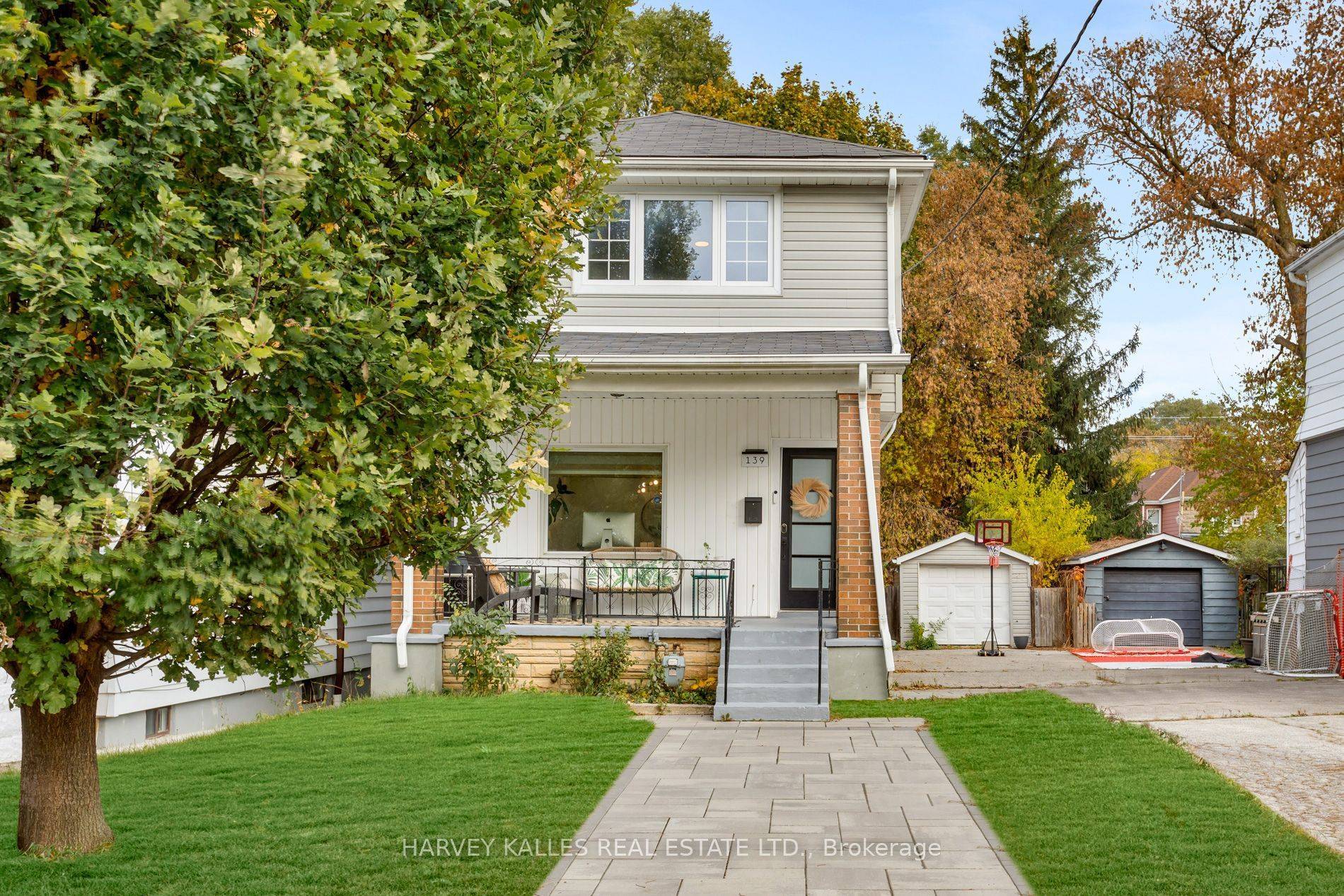 Toronto E03, ON M4C 5J7,139 King Edward AVE