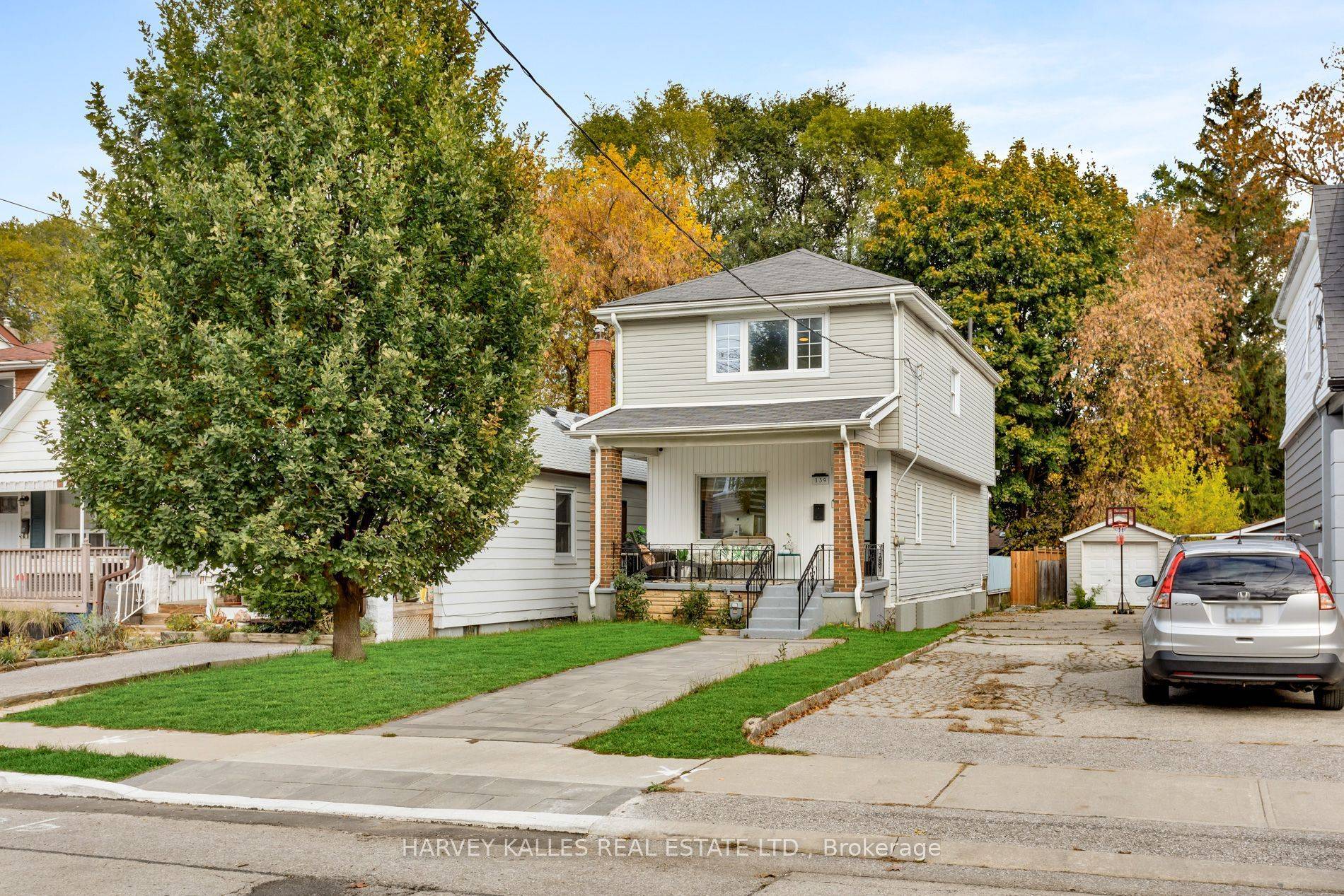 Toronto E03, ON M4C 5J7,139 King Edward AVE