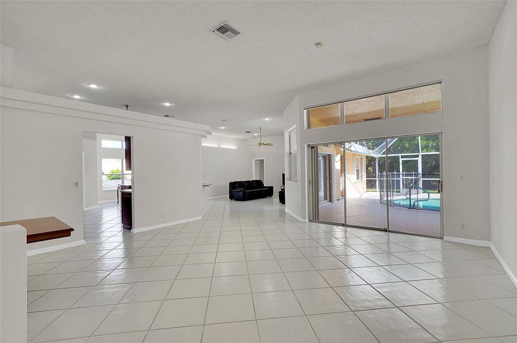 Coral Springs, FL 33076,5743 NW 100th Way