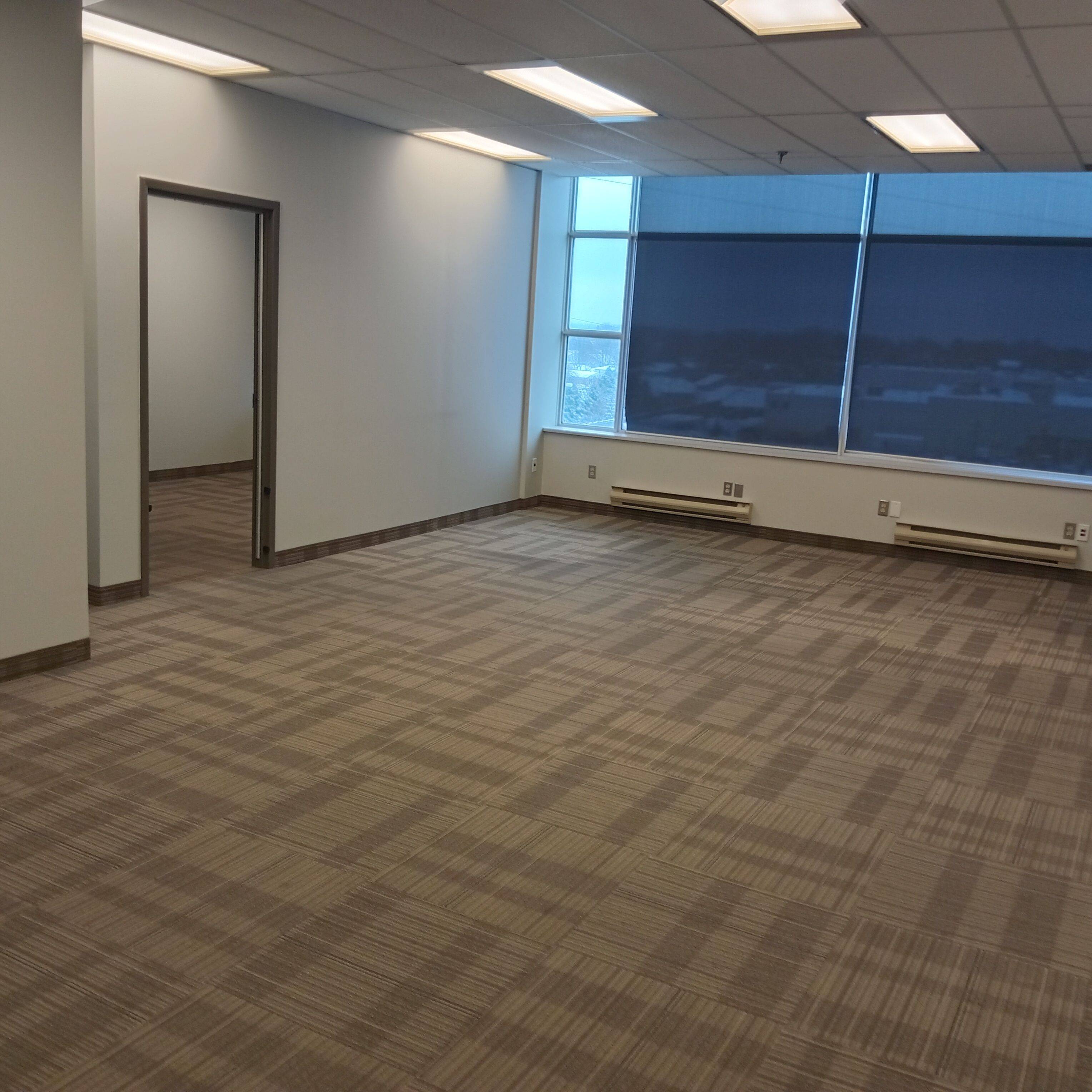 Newmarket, ON L3Y 8J4,16775 Yonge ST #405