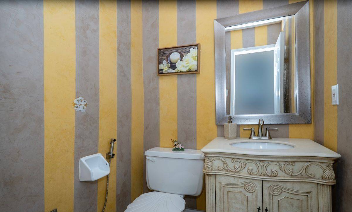 Vaughan, ON L4J 4W7,85 Glen CRES #Main Floor