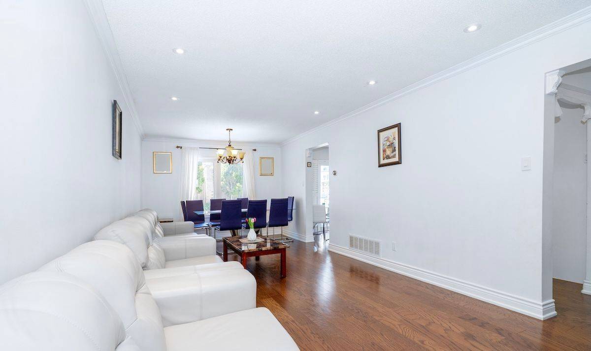 Vaughan, ON L4J 4W7,85 Glen CRES #Main Floor