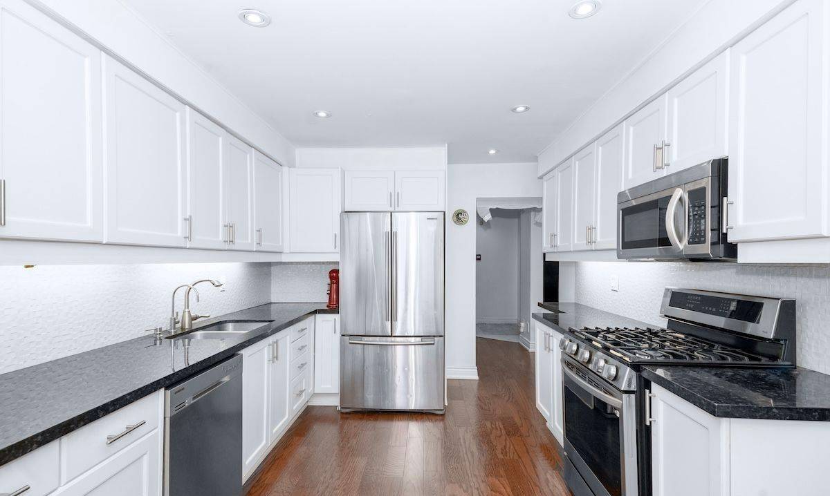 Vaughan, ON L4J 4W7,85 Glen CRES #Main Floor