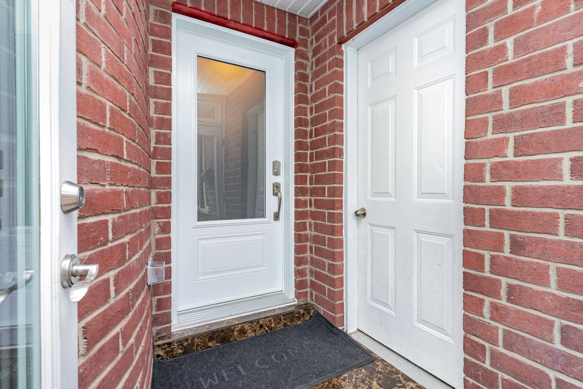 Newmarket, ON L3Y 6L3,293 London RD