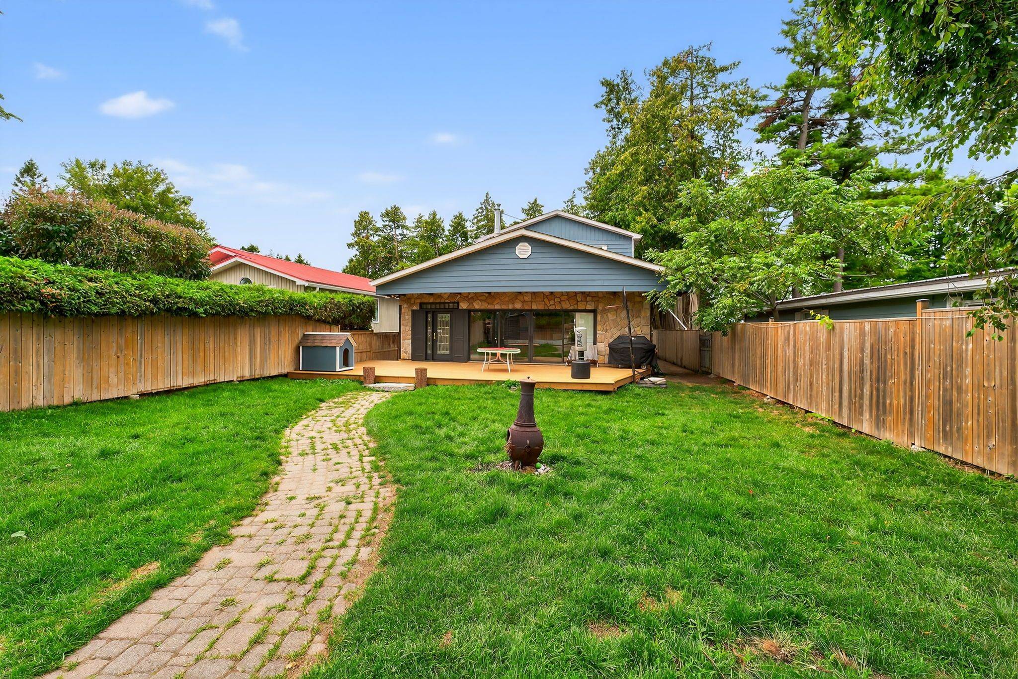 Brock, ON L0K 1A0,142 Cedar Beach RD