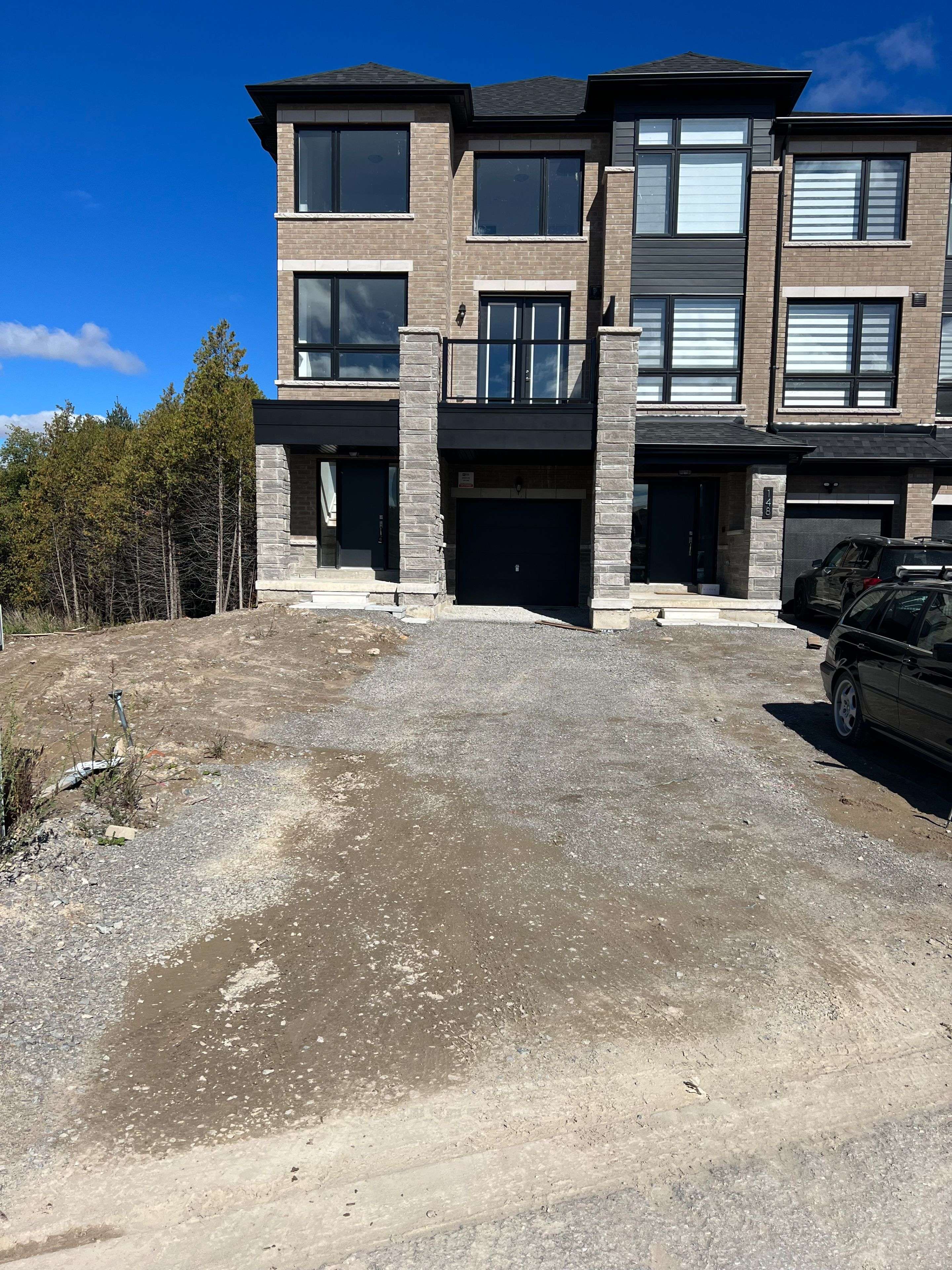 Barrie, ON L4M 0M2,150 Blue Forest CRES