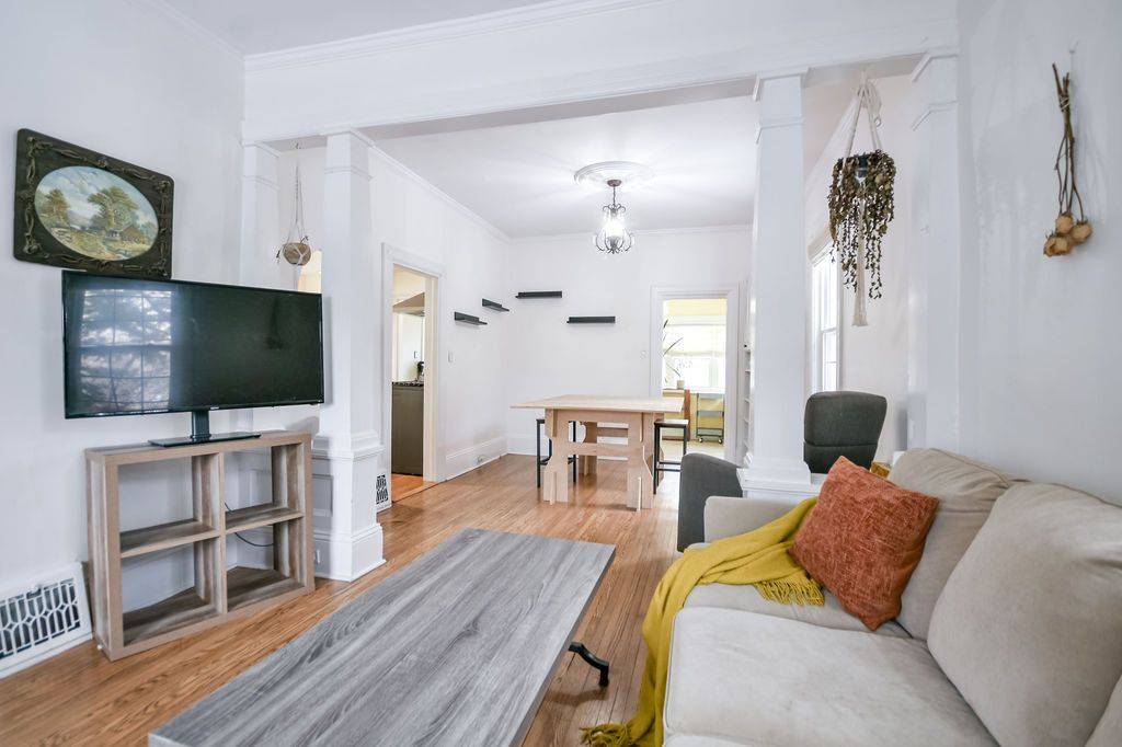 Springwater, ON L0L 1P0,15 Stone ST