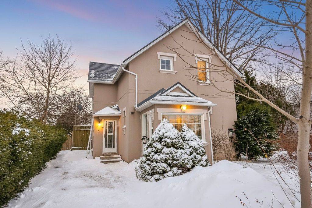 Springwater, ON L0L 1P0,15 Stone ST