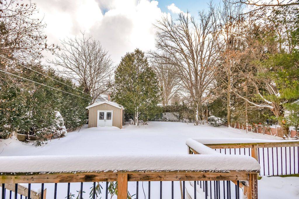 Springwater, ON L0L 1P0,15 Stone ST