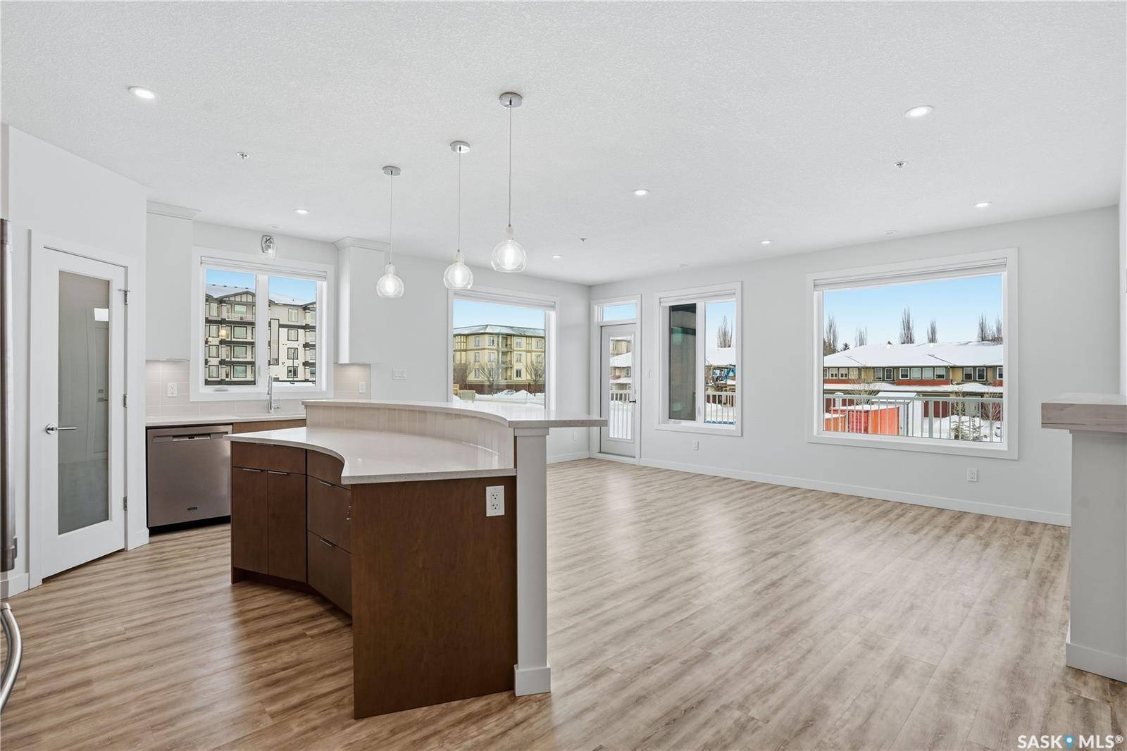 Regina, SK S4S 7A3,3581 Evans COURT #201