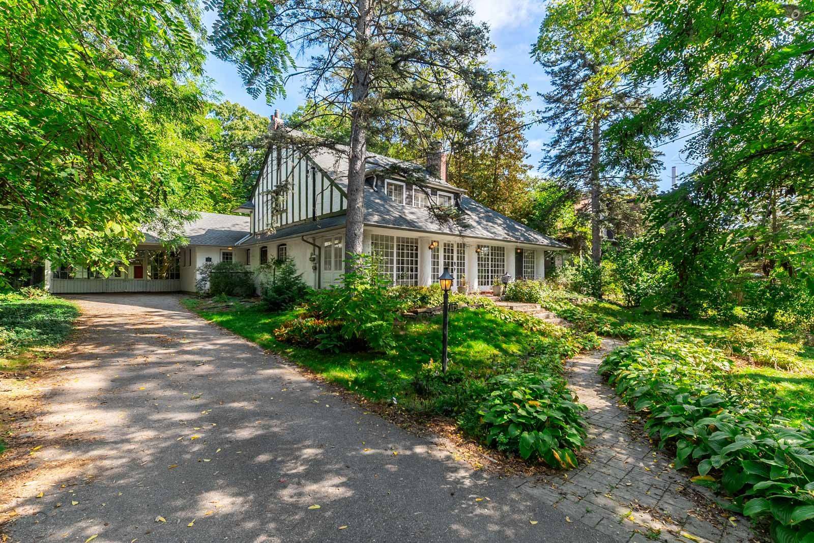 Mississauga, ON L5H 3H2,1173 Queen Victoria AVE