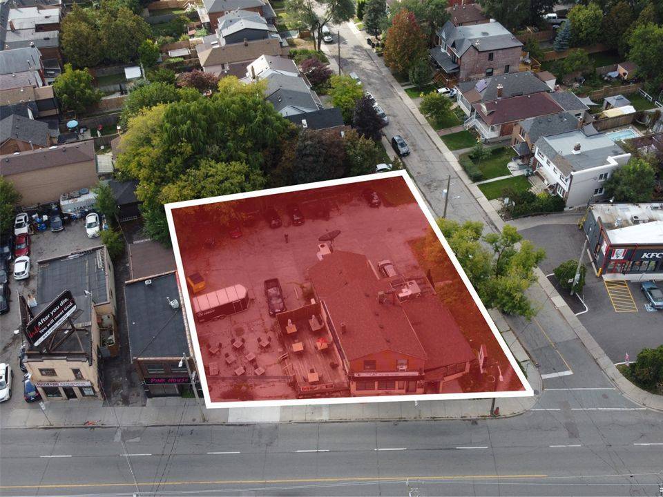 Toronto W02, ON M6S 2S6,3513 Dundas ST W