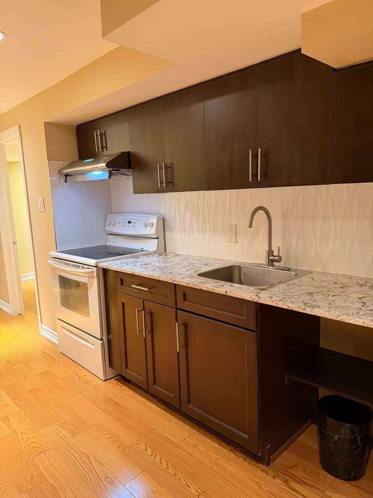 Mississauga, ON L5V 1G6,4650 Crosswinds DR #Lower