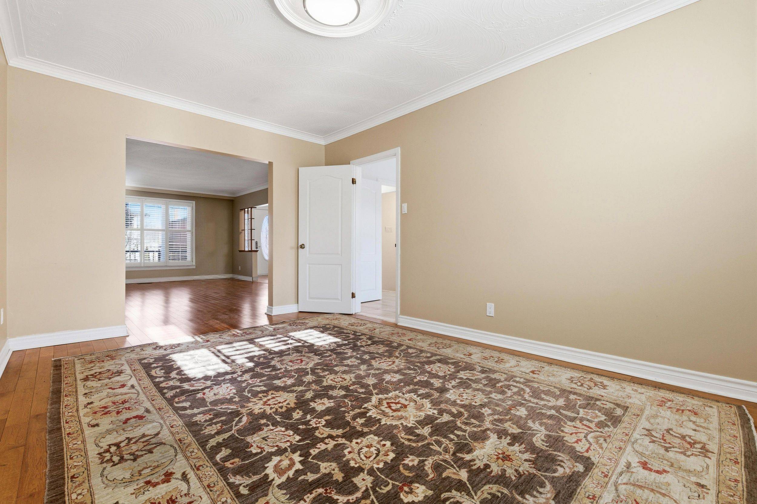 Toronto W04, ON M6M 3A4,117 Harding AVE