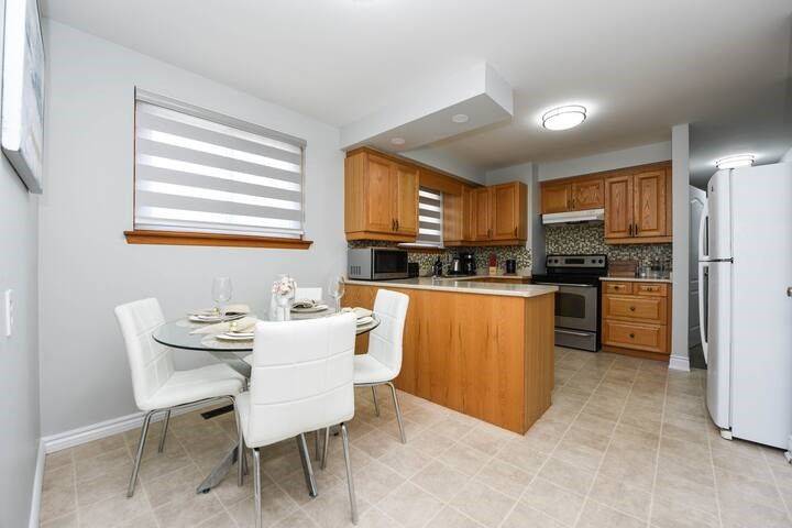 Brampton, ON L6Y 1X1,13 Armbro AVE ##BSMT