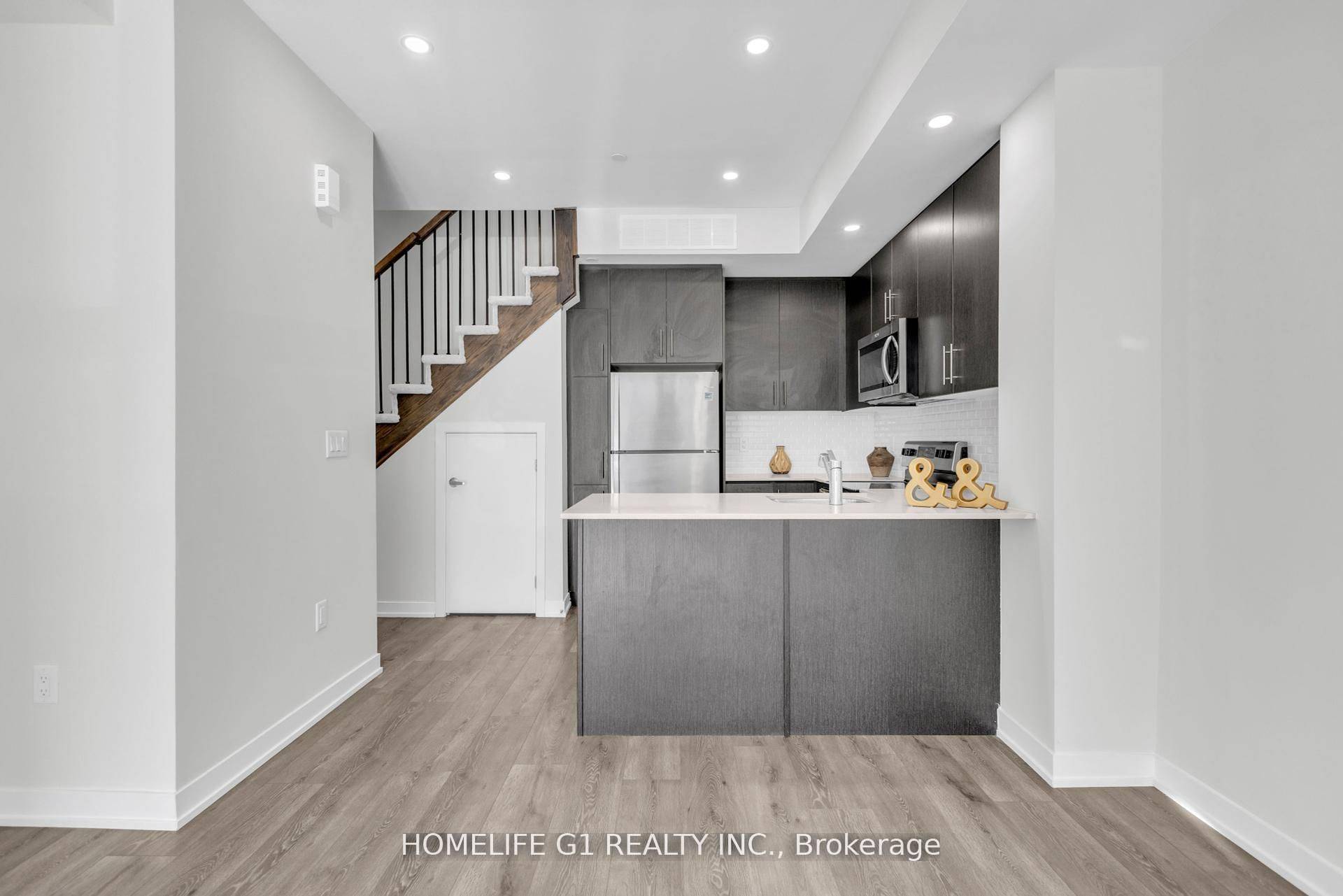 Mississauga, ON L5L 0B9,3429 Ridgeway DR #5