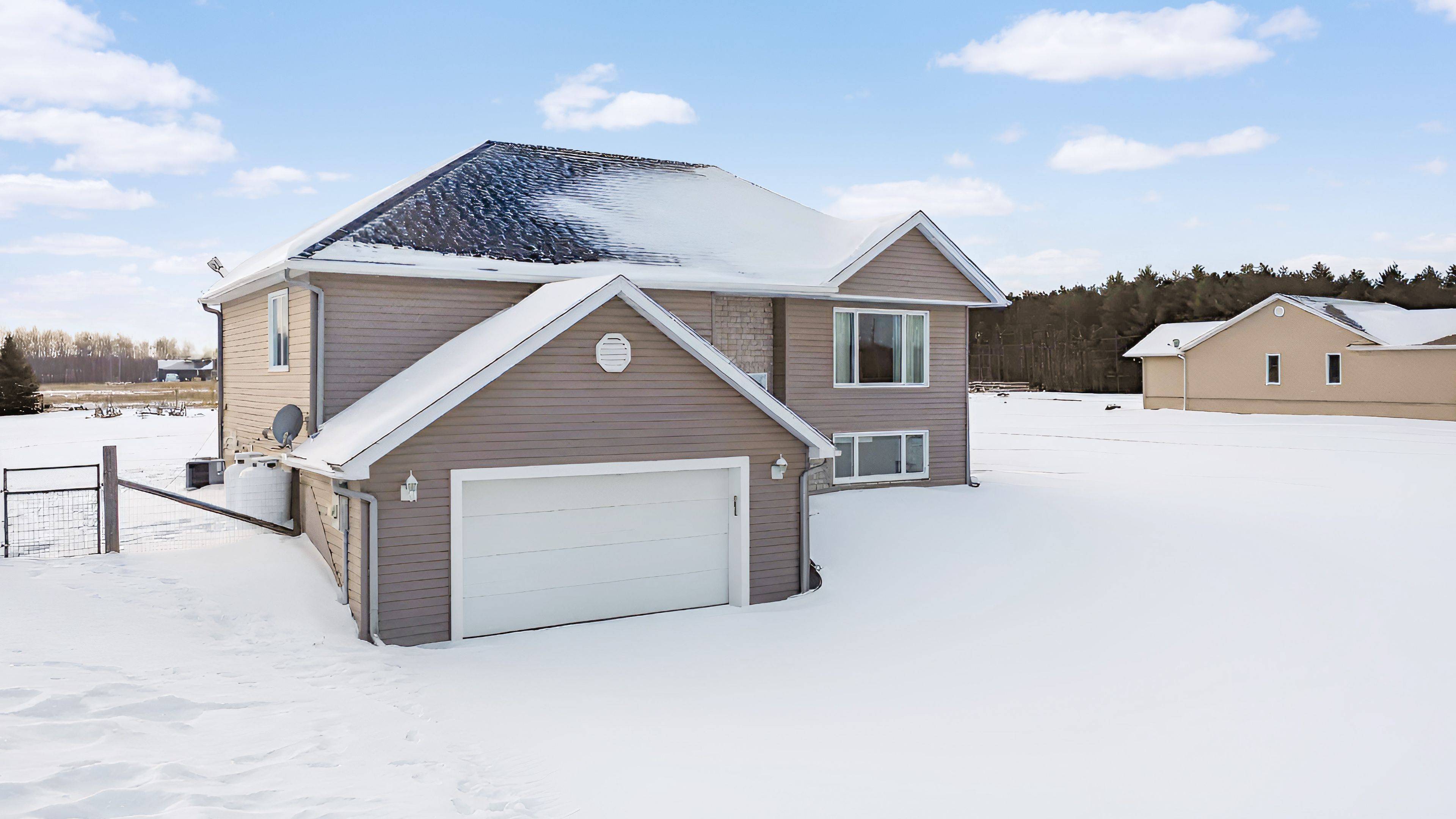 Horton, ON K7V 3Z6,2431 EADY RD