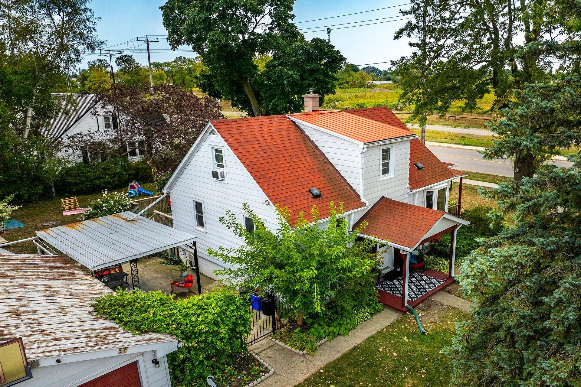 Haldimand, ON N1A 1H4,805 Broad ST E