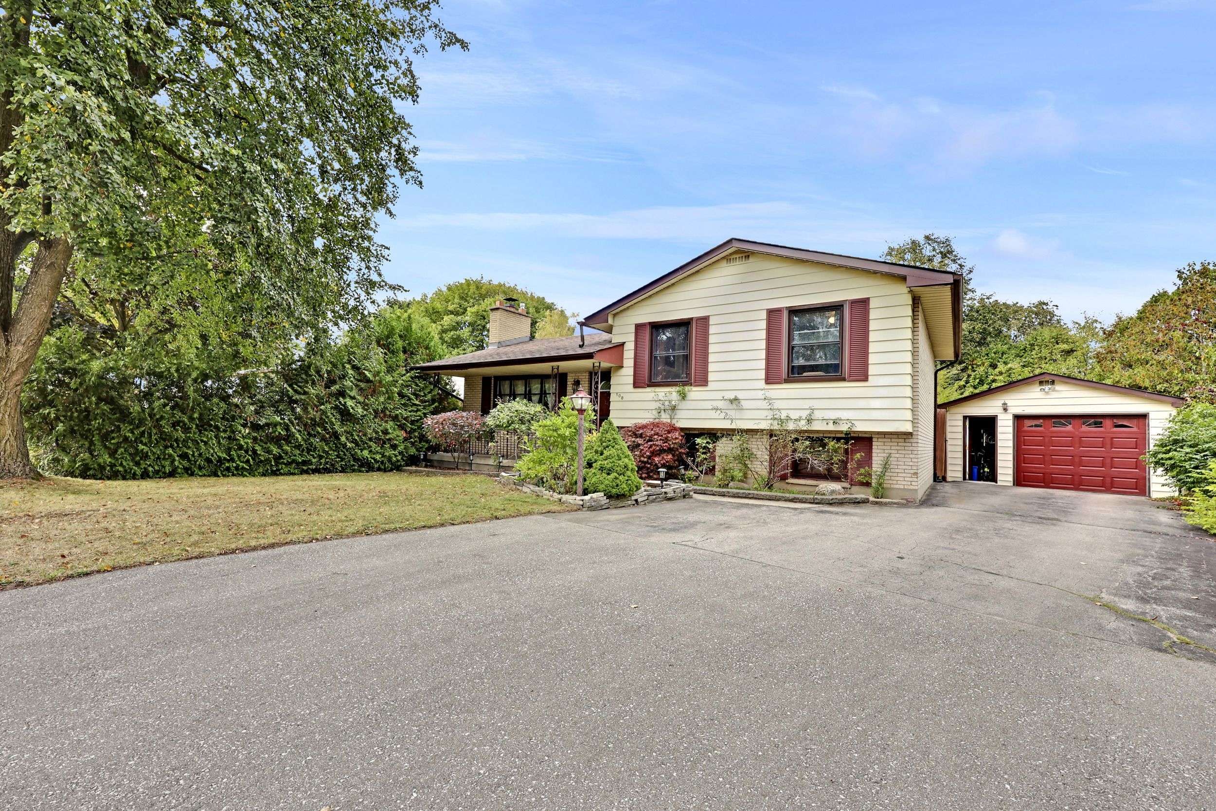 London East, ON N5Y 4A4,108 Cecilia PL #MAIN FLOOR