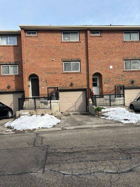 Guelph, ON N1H 3T4,201 Silvercreek Pkwy N #29