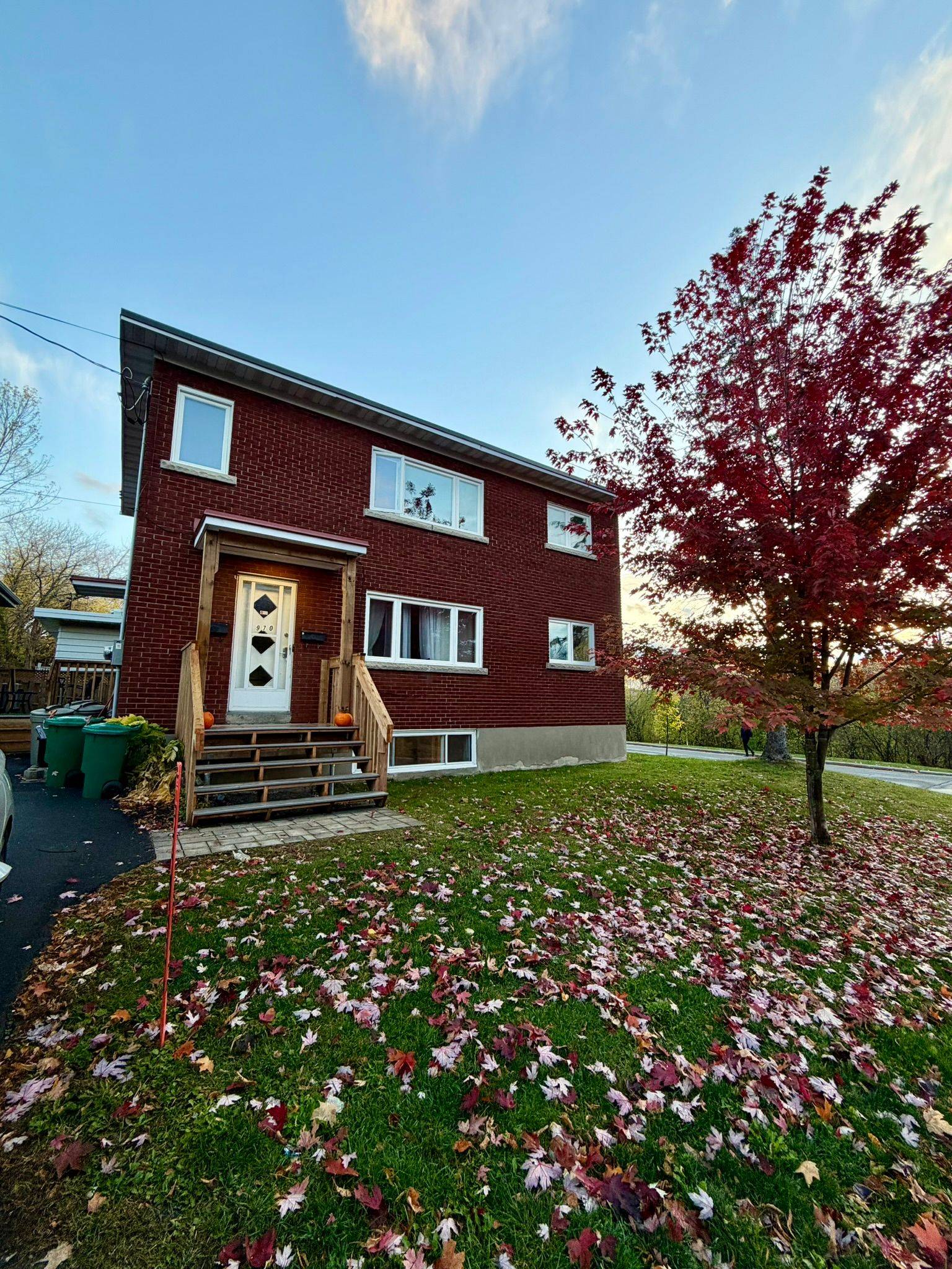 Billings Bridge - Riverside Park And Area, ON K1V 6H6,970 Gregg ST