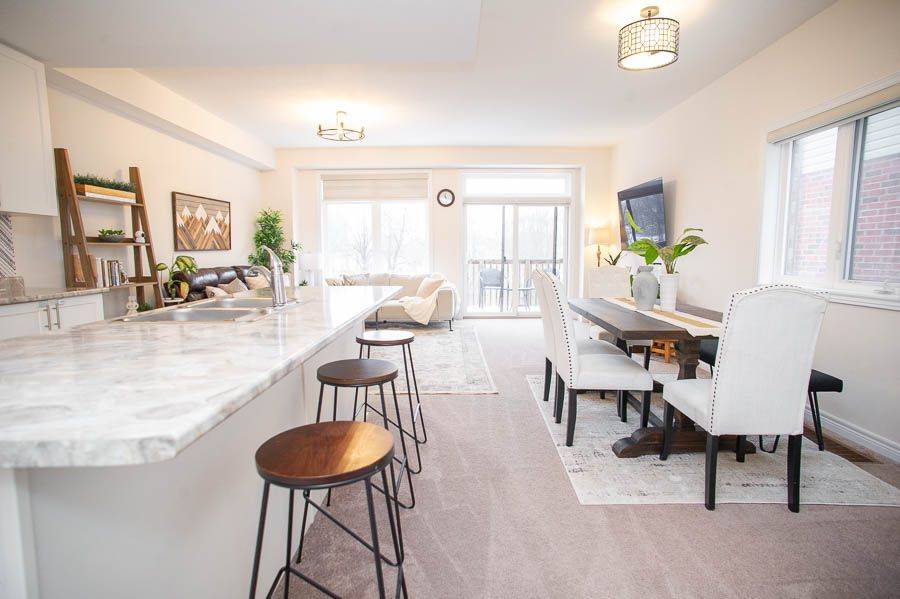 Brantford, ON N3T 0R6,77 Diana AVE #49