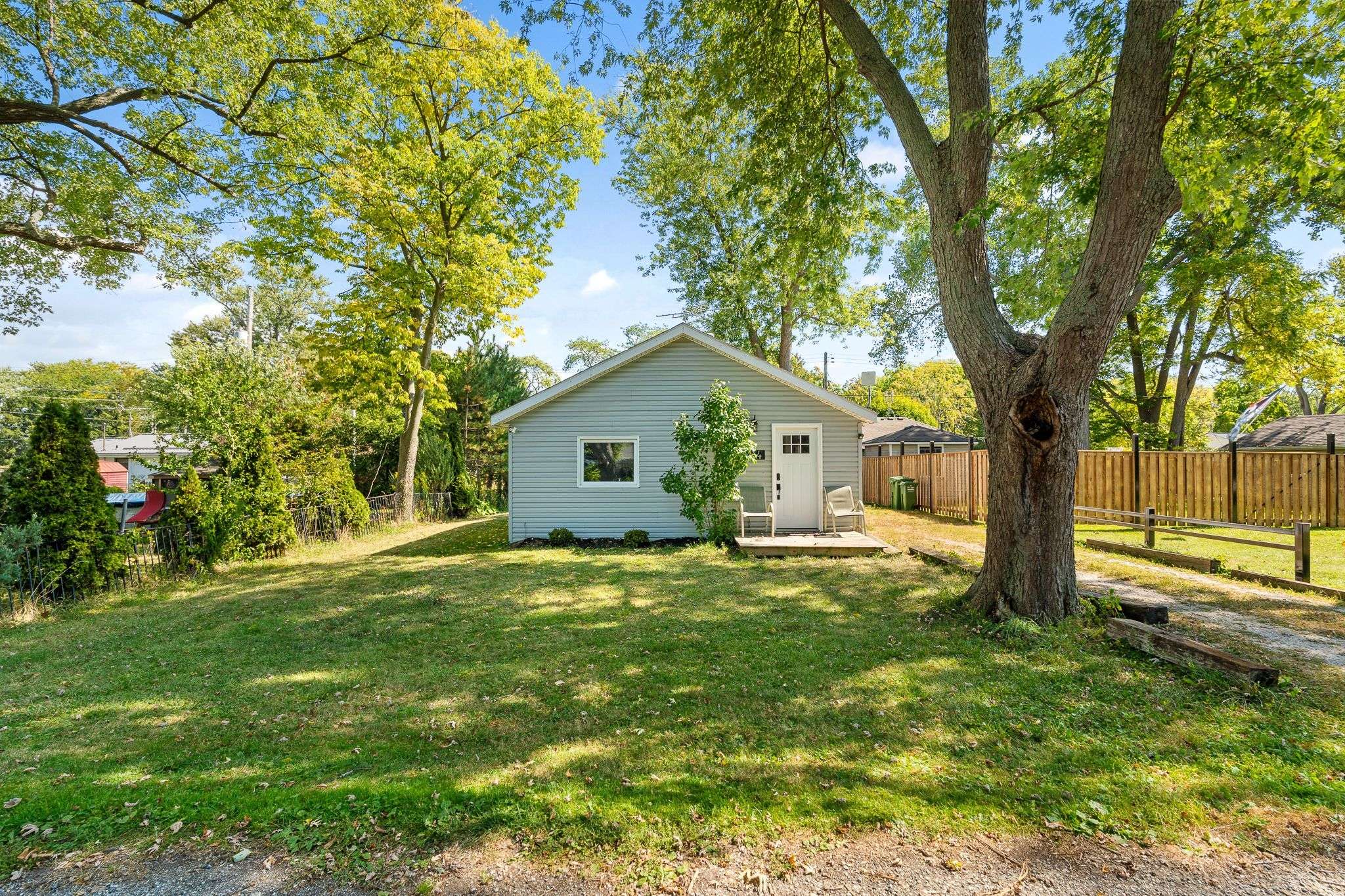 Essex, ON N0R 1G0,144 Lincoln CT