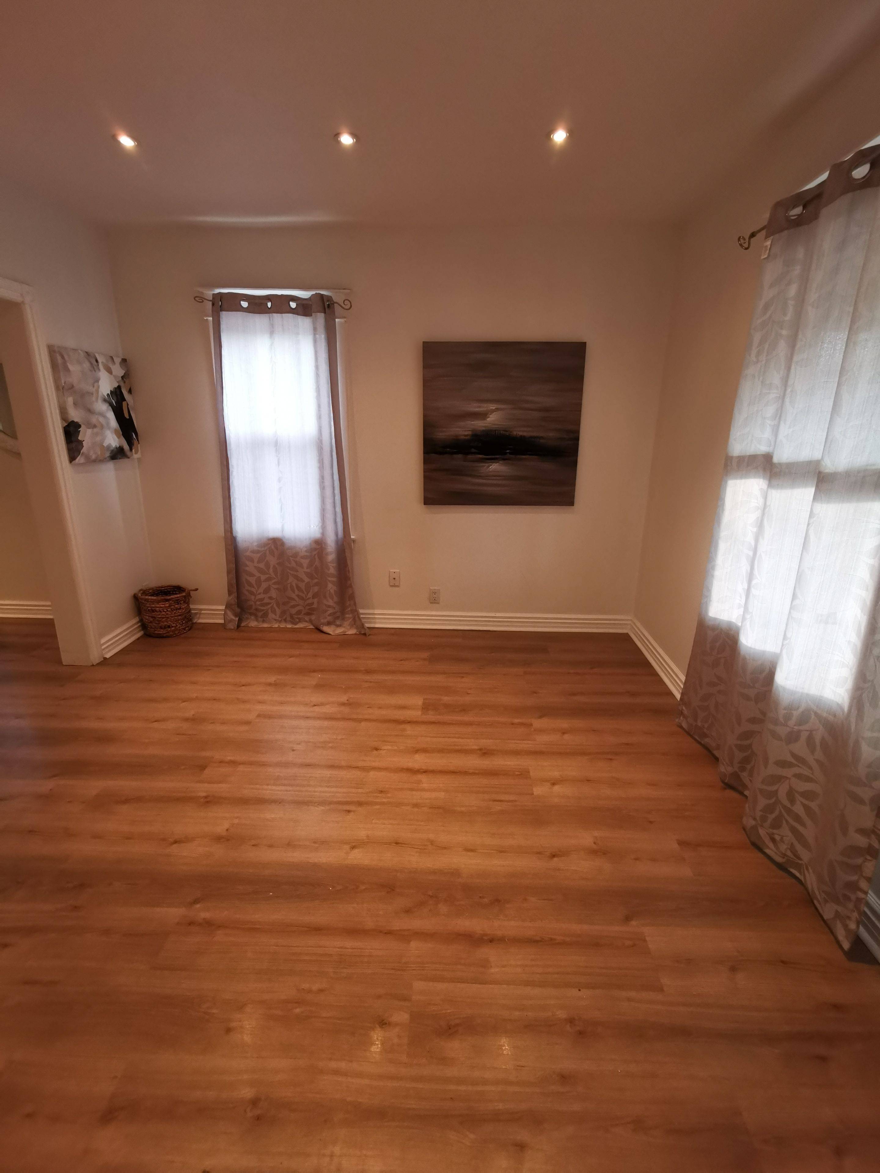 Welland, ON L3B 2C8,68 Duncan ST