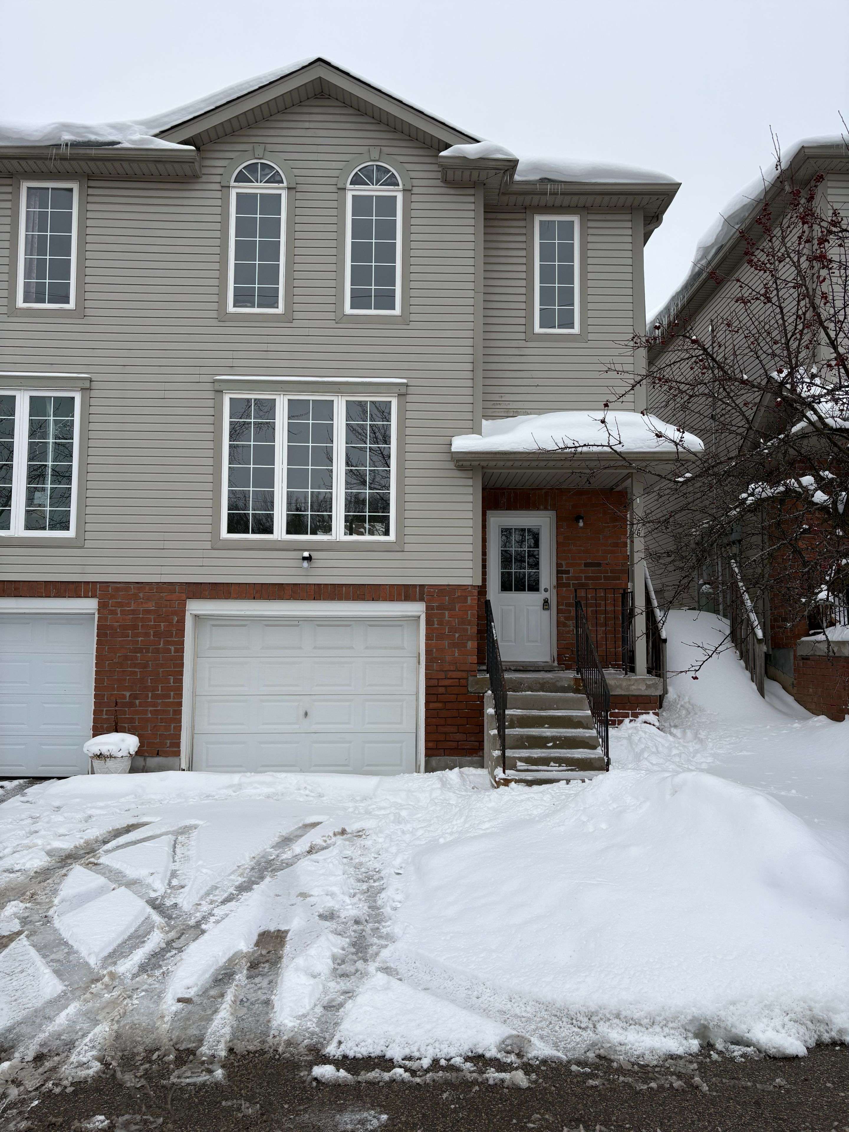 Waterloo, ON N2V 2V2,600 White Elm BLVD #6