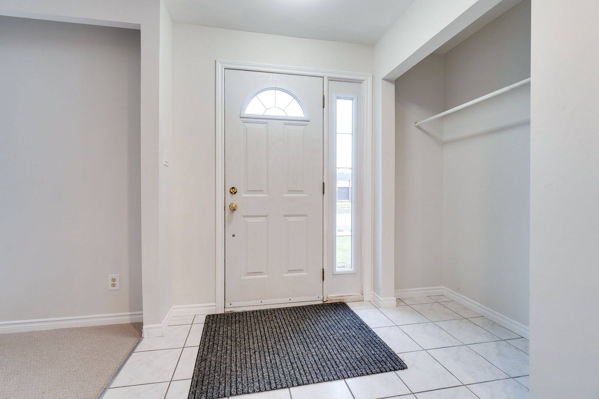 Hamilton, ON L8B 0B3,10 Ashdale CT