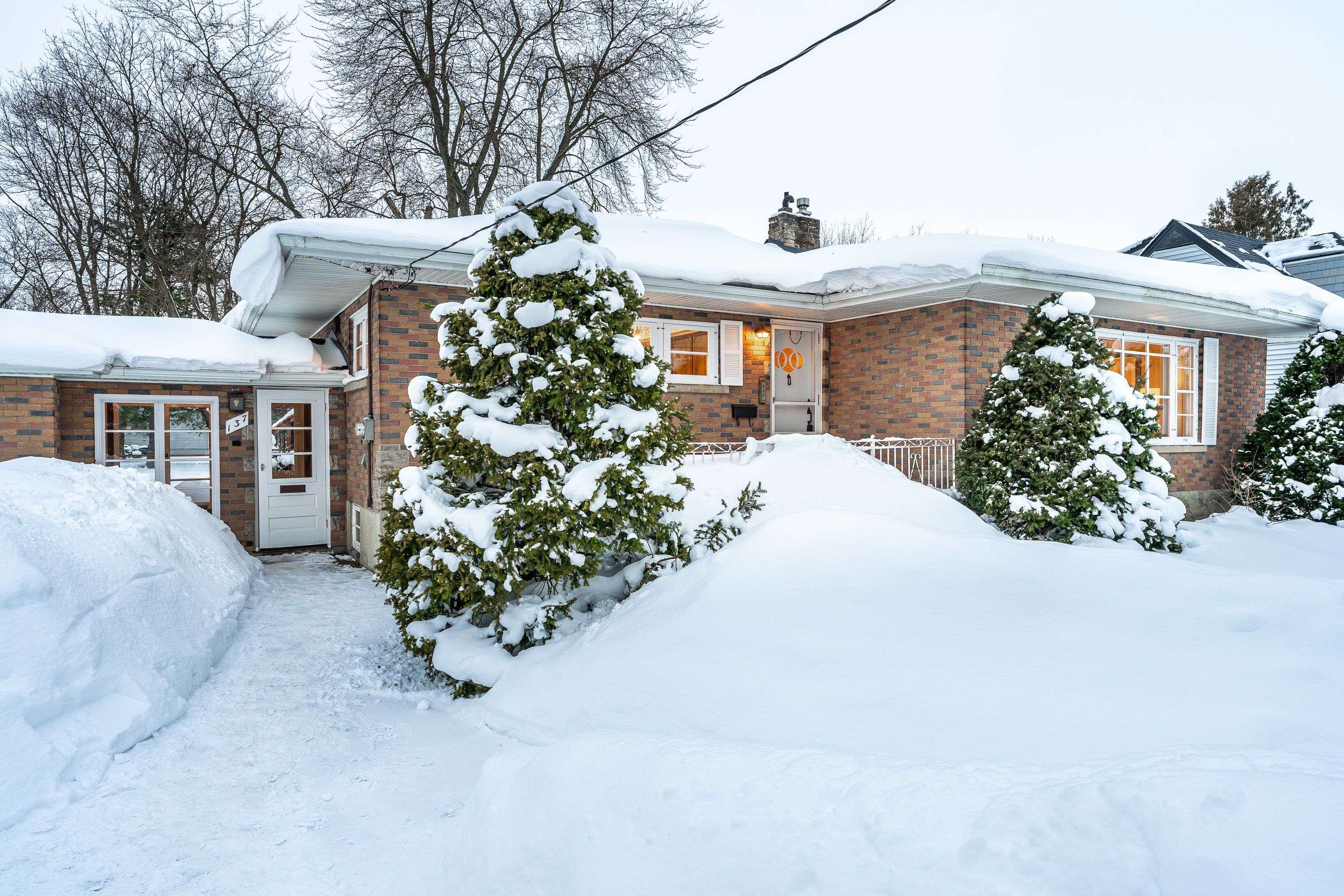 Stratford, ON N5A 5Z3,137 Britannia ST